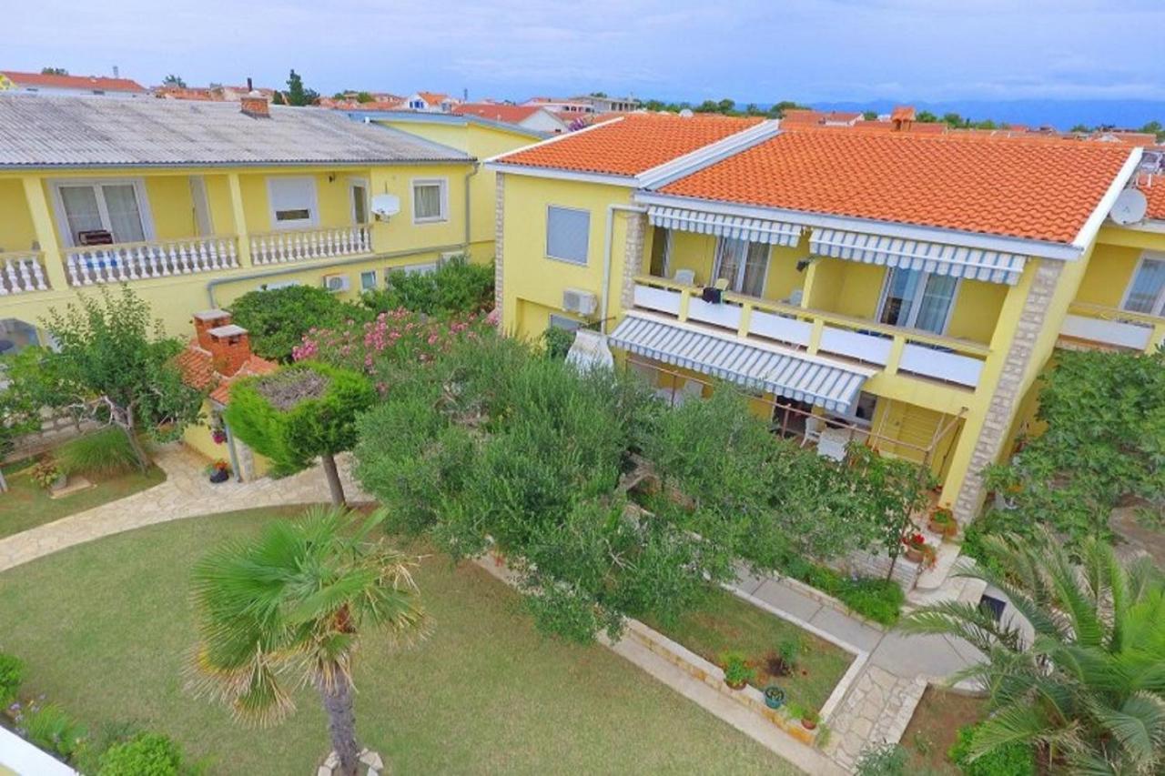 Apartment House Inga Vir Exterior foto