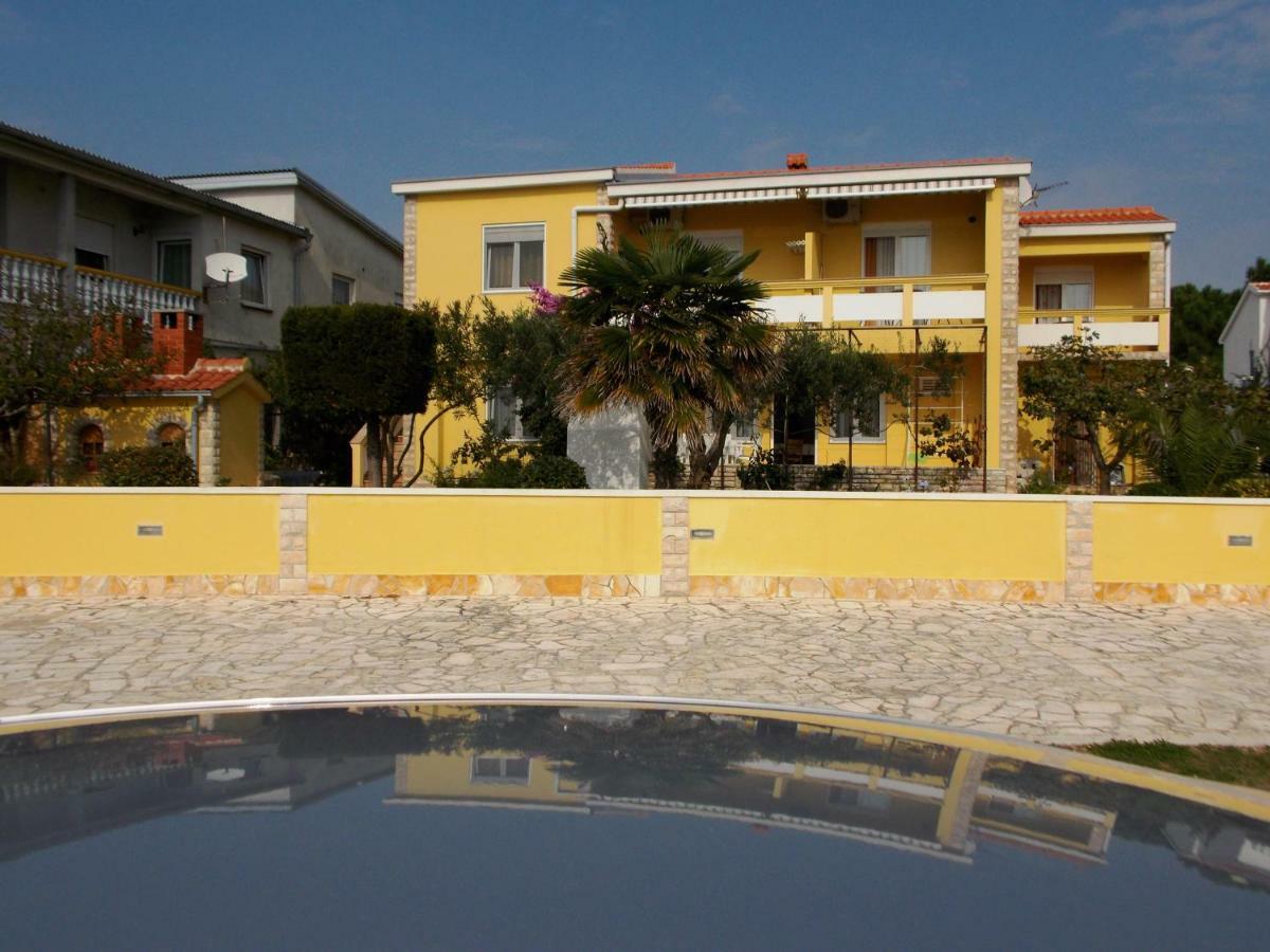 Apartment House Inga Vir Exterior foto